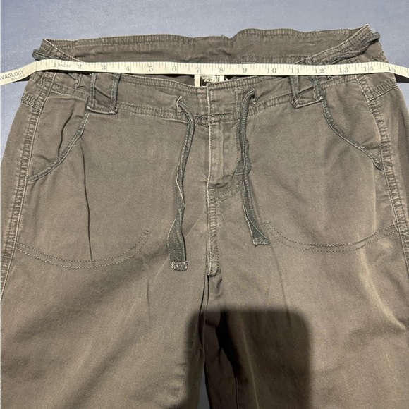 The North Face Roll Up Almatta Cargo Pants Size 4 Hiking Convertible to Capris - Picture 12 of 14